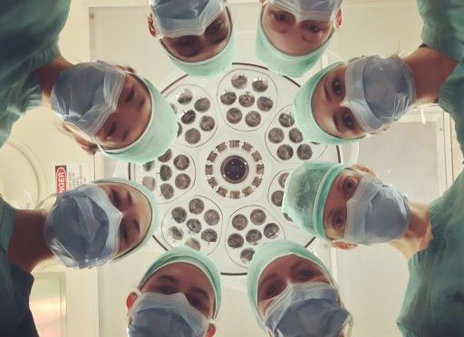 Strapatserning, sjukvård och slående många döda svenskar